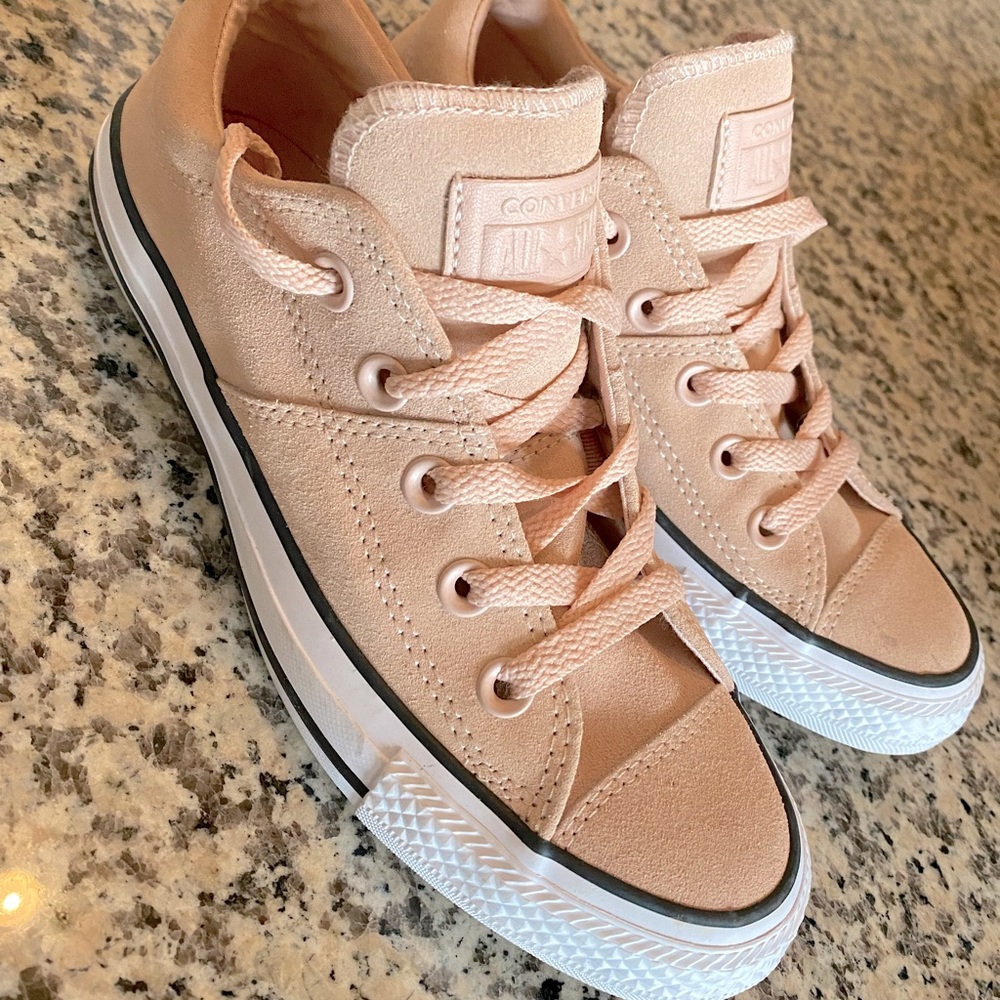 NEW Pink Converse